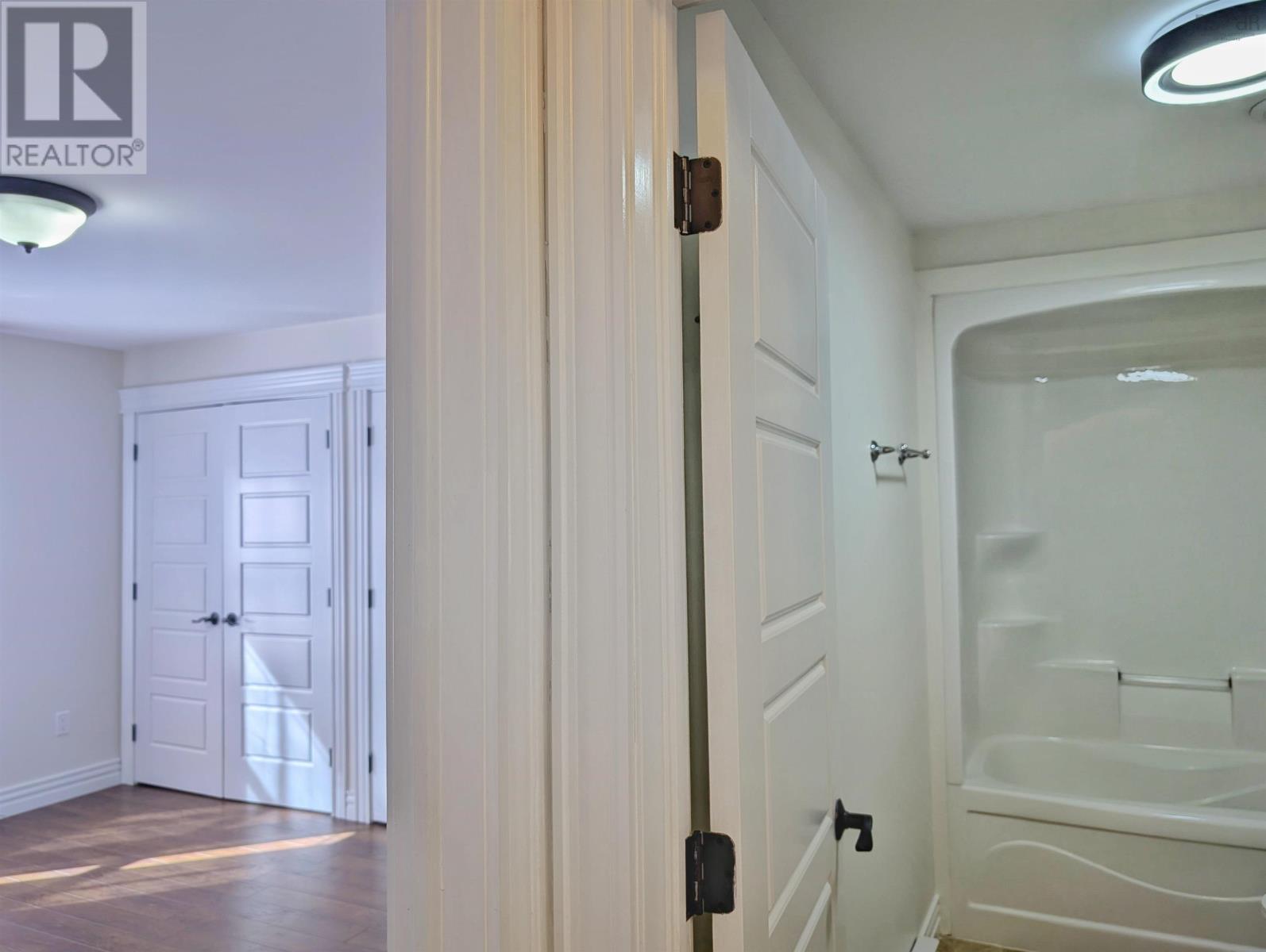 377 Oak Island Road, Avonport, Nova Scotia  B0P 1B0 - Photo 13 - 202504062