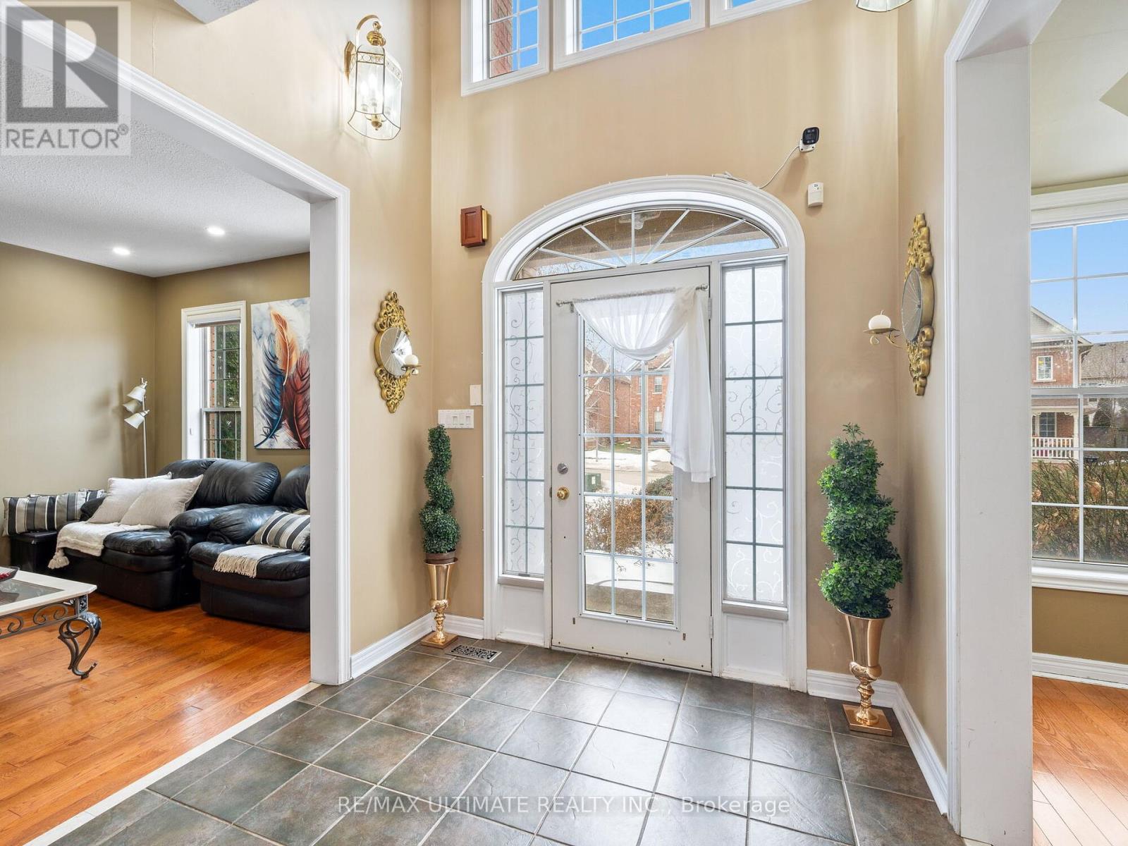 Property at 162 COLE CRESCENT image 3