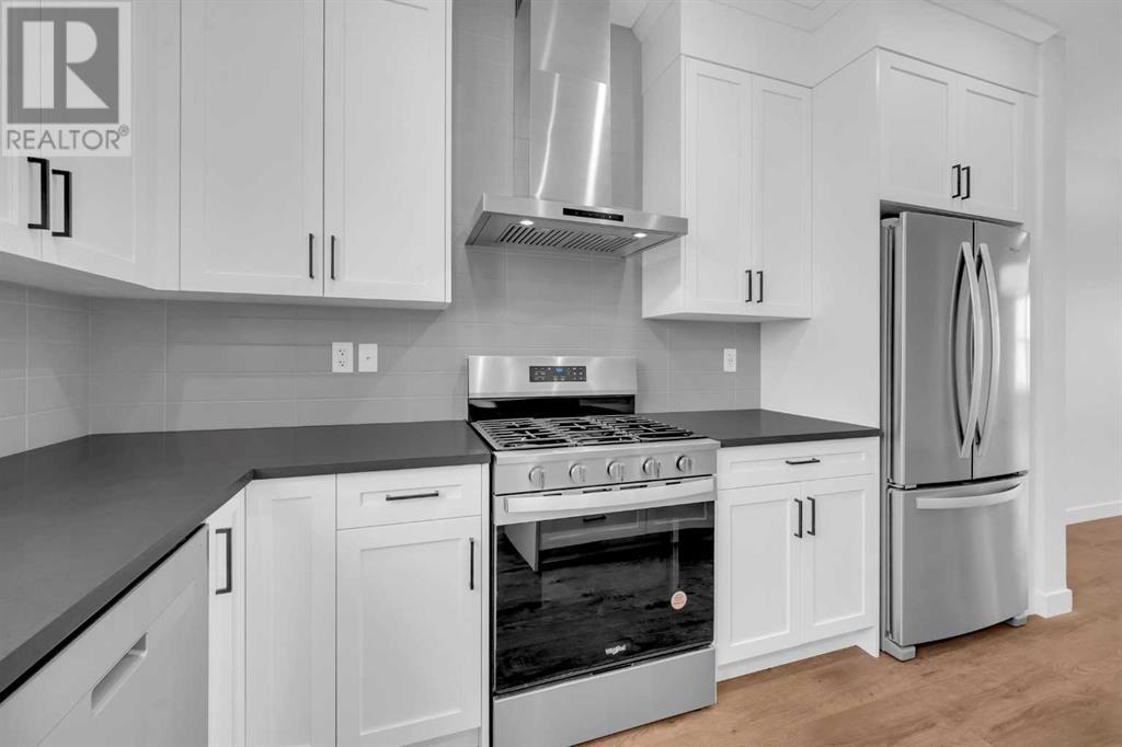 427 Hotchkiss Manor, Calgary, Alberta  T3S 0N3 - Photo 12 - A2192583