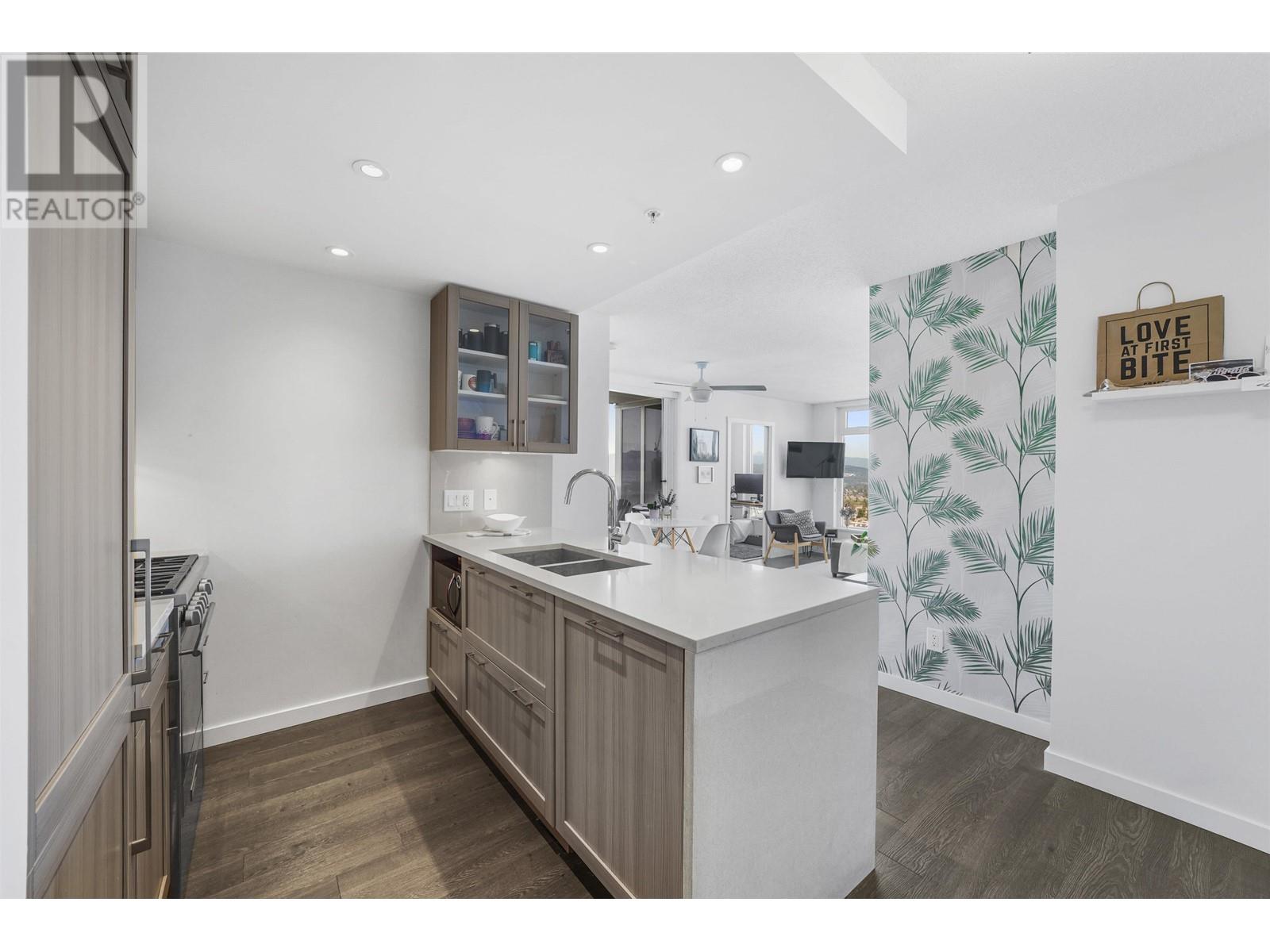 Listing Picture 11 of 38 : 2804 5665 BOUNDARY ROAD, Vancouver / 溫哥華 - 魯藝地產 Yvonne Lu Group - MLS Medallion Club Member