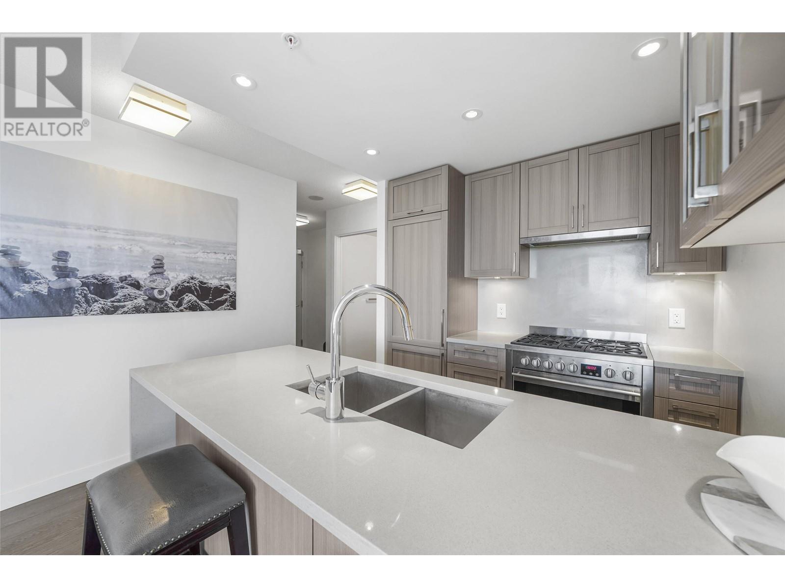 Listing Picture 13 of 38 : 2804 5665 BOUNDARY ROAD, Vancouver / 溫哥華 - 魯藝地產 Yvonne Lu Group - MLS Medallion Club Member