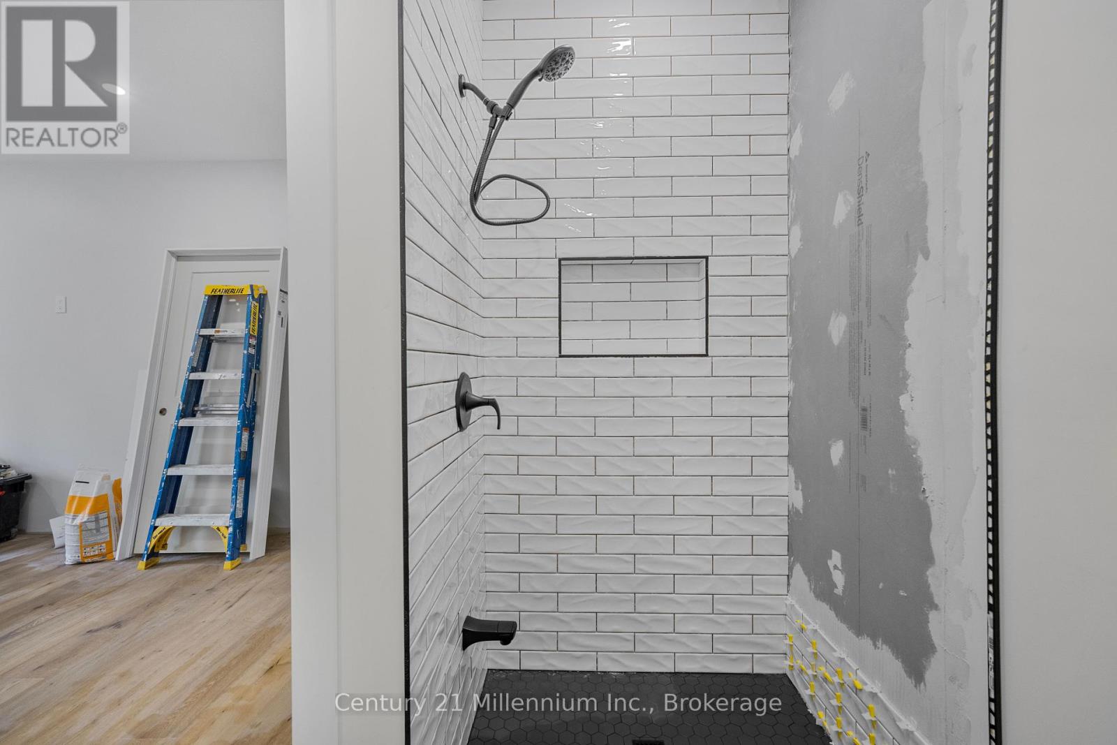 41 Fernanne Drive, Tiny, Ontario  L0L 2J0 - Photo 12 - S11999303