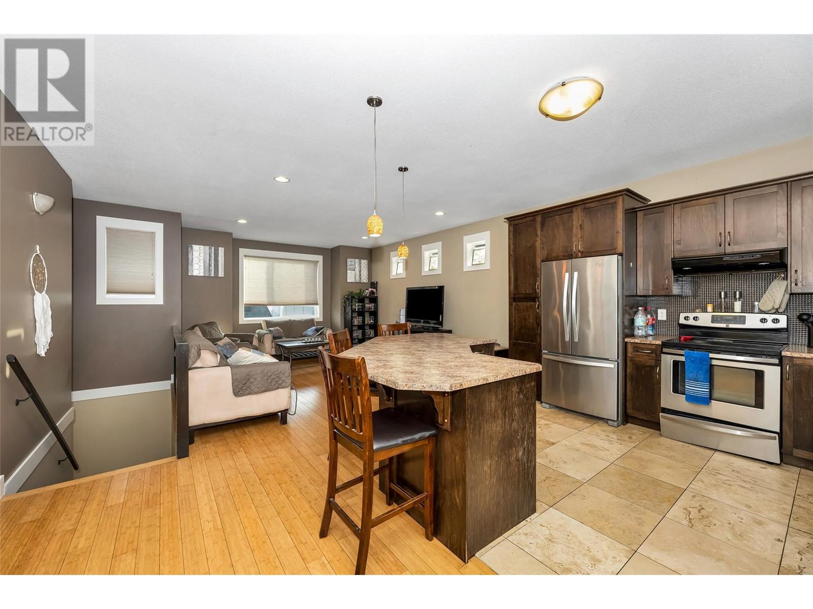 Property at 4406A 25th Street image 3