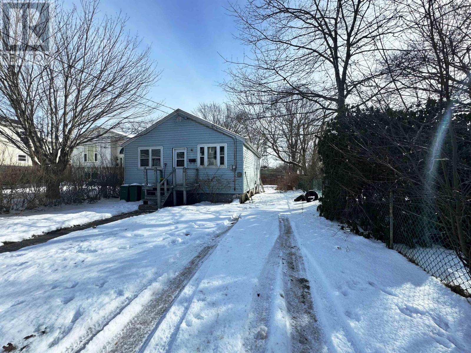 60 Courtney Road, Dartmouth, Nova Scotia  B3A 4C2 - Photo 2 - 202502450