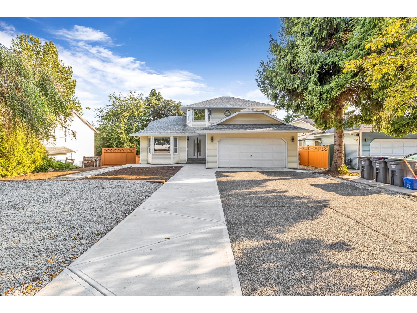 14278 Hyland Road, Surrey, British Columbia  V3W 2C5 - Photo 2 - R2972491