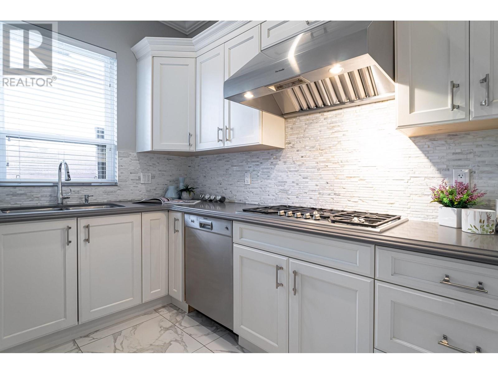 8151 Fairlane Road, Richmond, British Columbia  V7C 1Y3 - Photo 13 - R2972590
