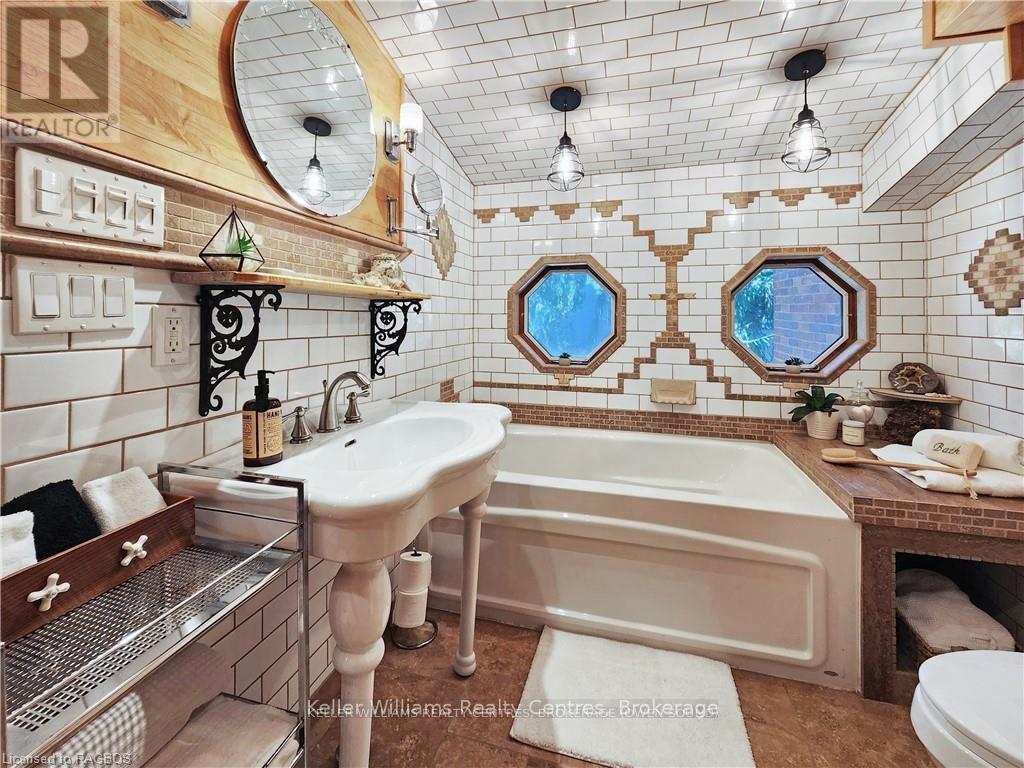 220 Marsh Street, Blue Mountains, Ontario  N0H 1J0 - Photo 27 - X11999491