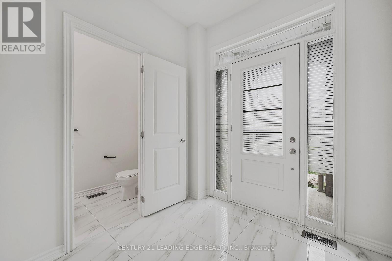 5 Valleo Street, Georgina (Keswick North), Ontario  L4P 0J8 - Photo 16 - N11999438