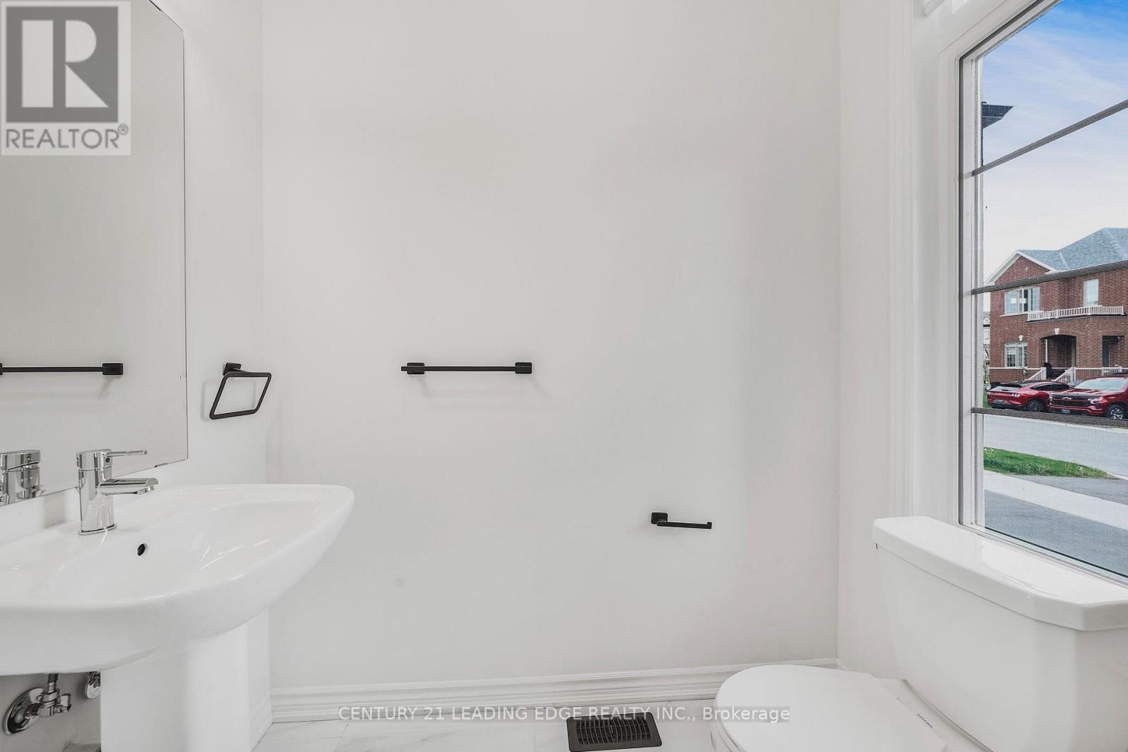 5 Valleo Street, Georgina (Keswick North), Ontario  L4P 0J8 - Photo 17 - N11999438