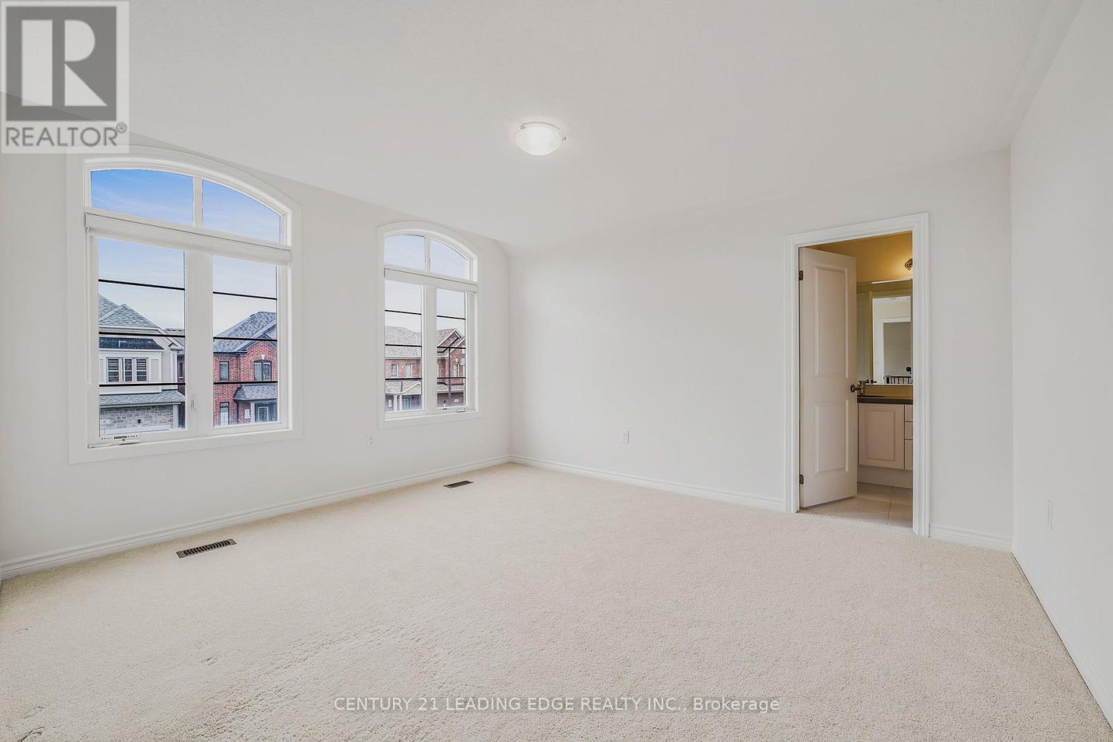 5 Valleo Street, Georgina (Keswick North), Ontario  L4P 0J8 - Photo 19 - N11999438