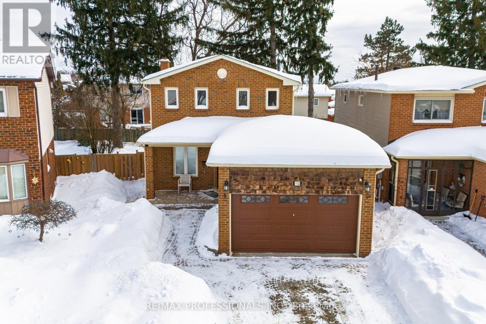 10 Oleander Crescent, Brampton, Ontario  L6Z 2C2 - Photo 1 - W11999446