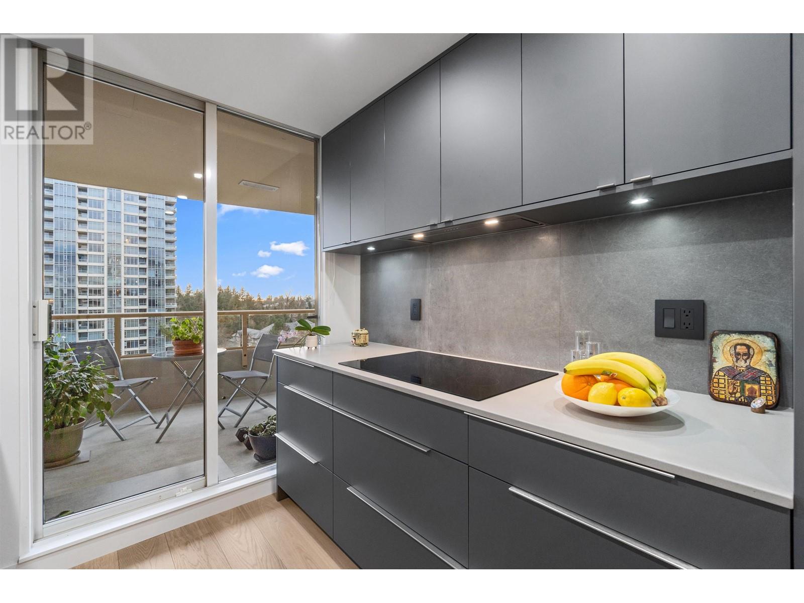Listing Picture 5 of 23 : 802 7108 EDMONDS STREET, Burnaby / 本拿比 - 魯藝地產 Yvonne Lu Group - MLS Medallion Club Member