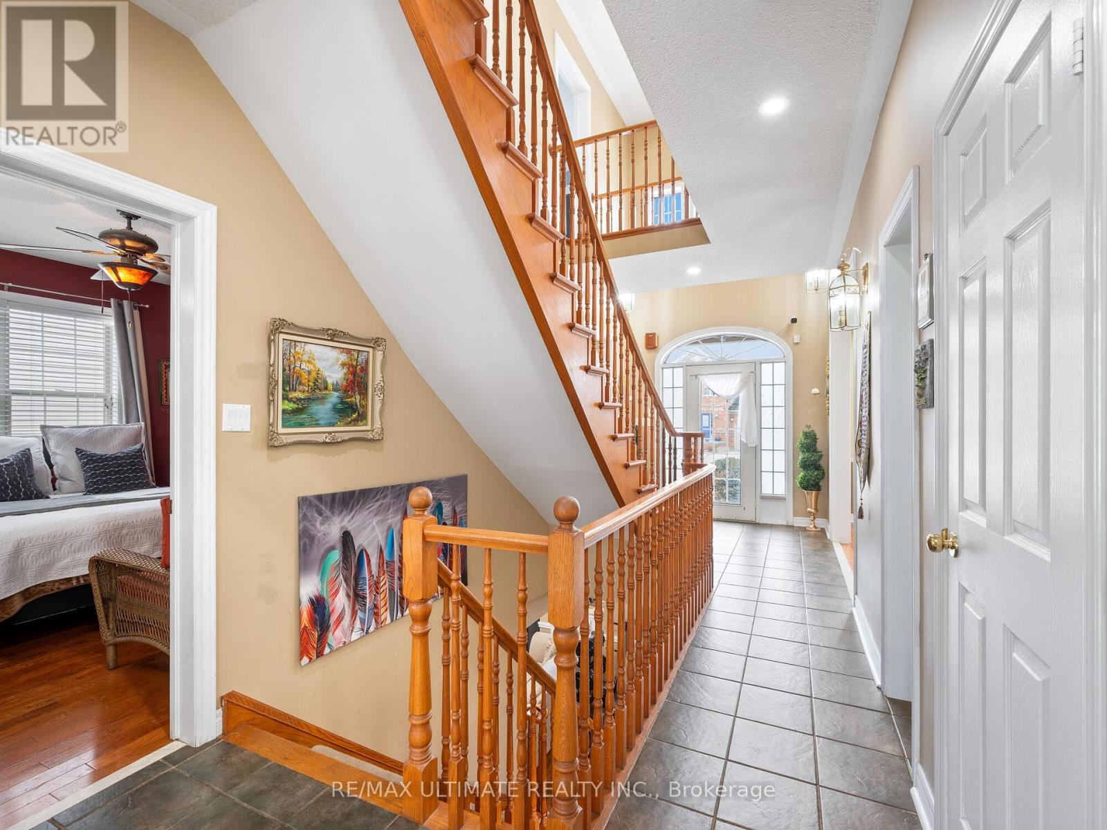 Property at 162 COLE CRESCENT image 4