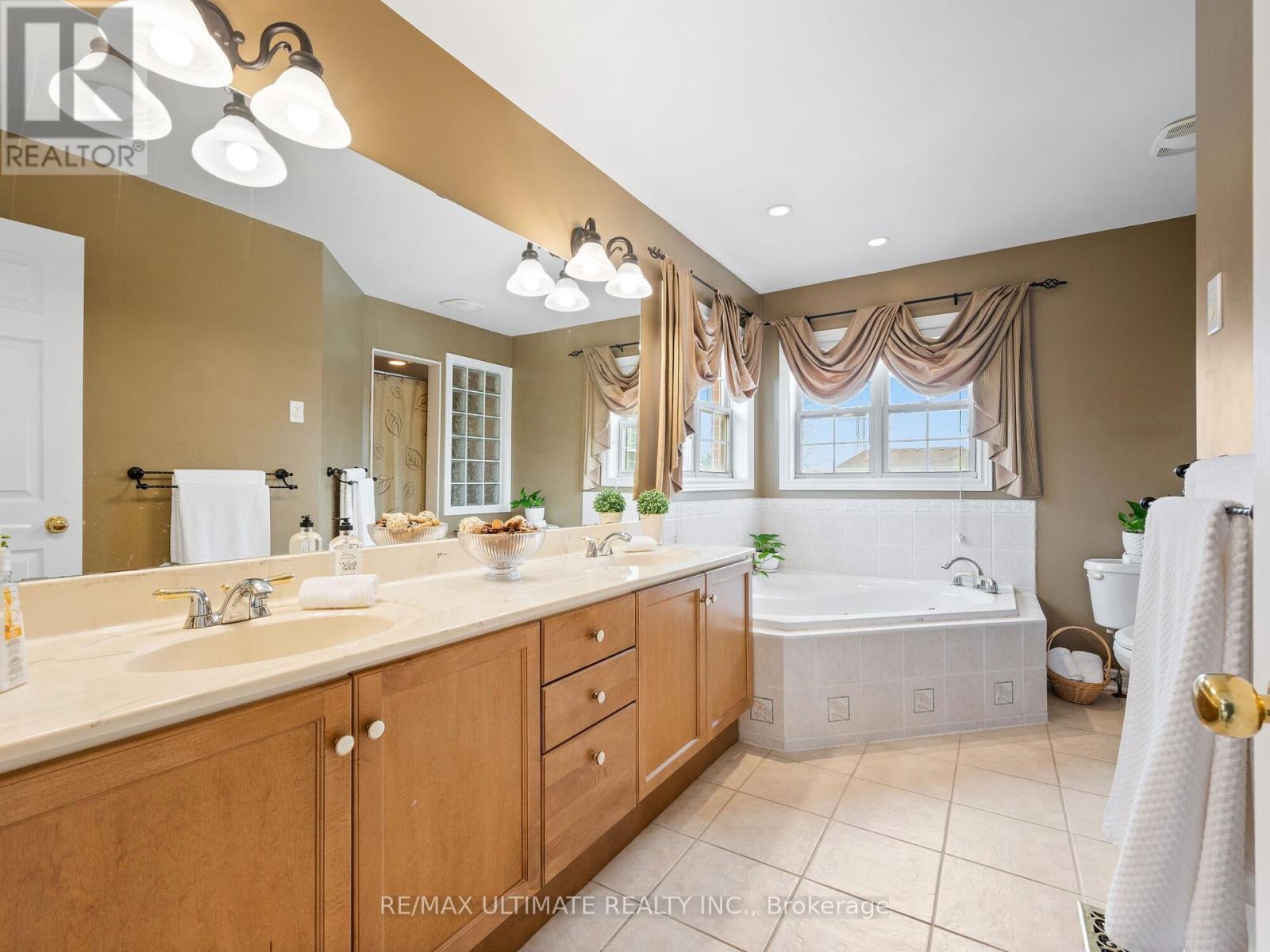 162 Cole Crescent, Niagara-On-The-Lake (Glendale), Ontario  L0S 1J0 - Photo 21 - X11999271