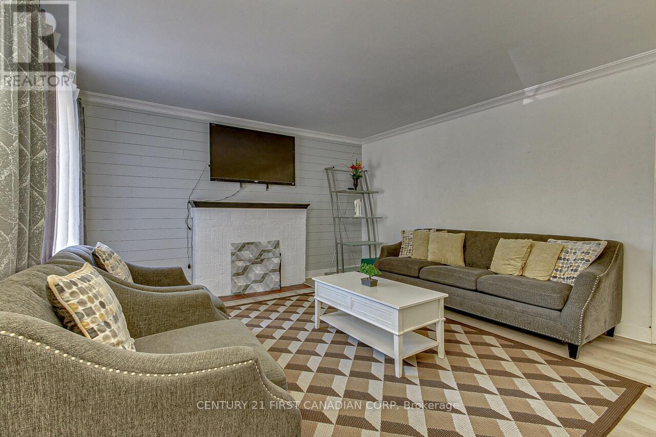 Property at 1891 PARKHURST AVENUE image 5