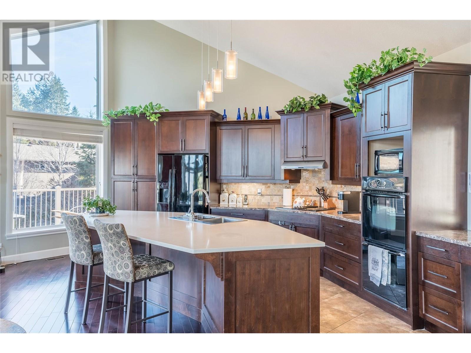 Property at 136 Sumac Ridge Drive image 4