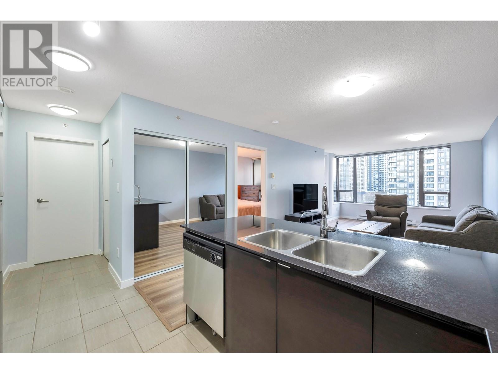 Listing Picture 8 of 31 : 1105 4118 DAWSON STREET, Burnaby / 本拿比 - 魯藝地產 Yvonne Lu Group - MLS Medallion Club Member
