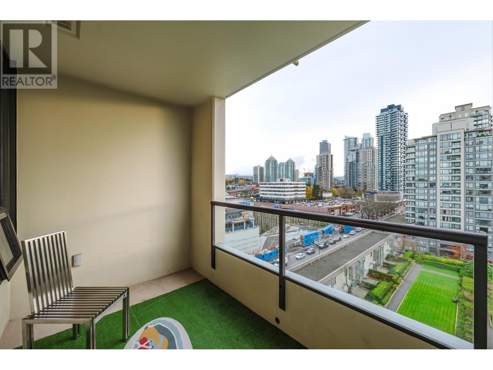 Listing Picture 16 of 31 : 1105 4118 DAWSON STREET, Burnaby / 本拿比 - 魯藝地產 Yvonne Lu Group - MLS Medallion Club Member