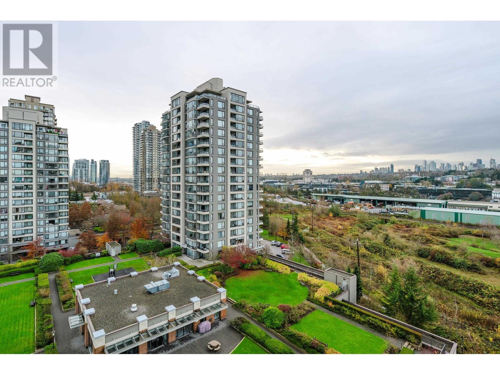 Listing Picture 19 of 31 : 1105 4118 DAWSON STREET, Burnaby / 本拿比 - 魯藝地產 Yvonne Lu Group - MLS Medallion Club Member