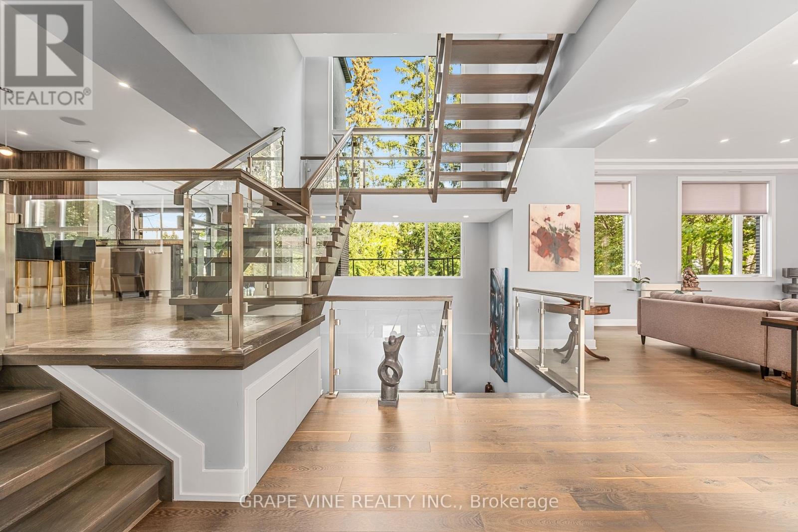 Property at 315 CRESTVIEW ROAD image 3