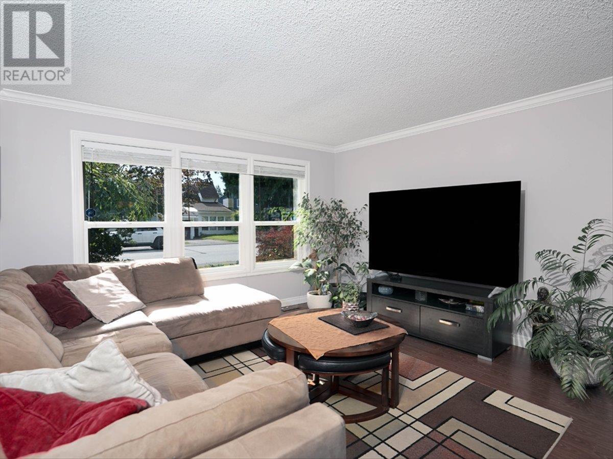 3253 Dunkirk Avenue, Coquitlam, British Columbia  V3E 1G8 - Photo 6 - R2973094