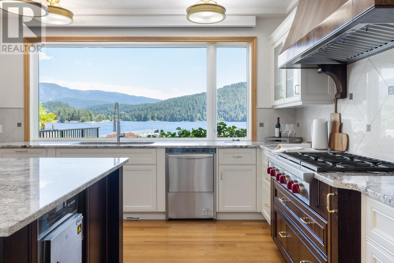 588 Lowry Lane, North Vancouver, British Columbia  V7G 1R3 - Photo 8 - R2972440