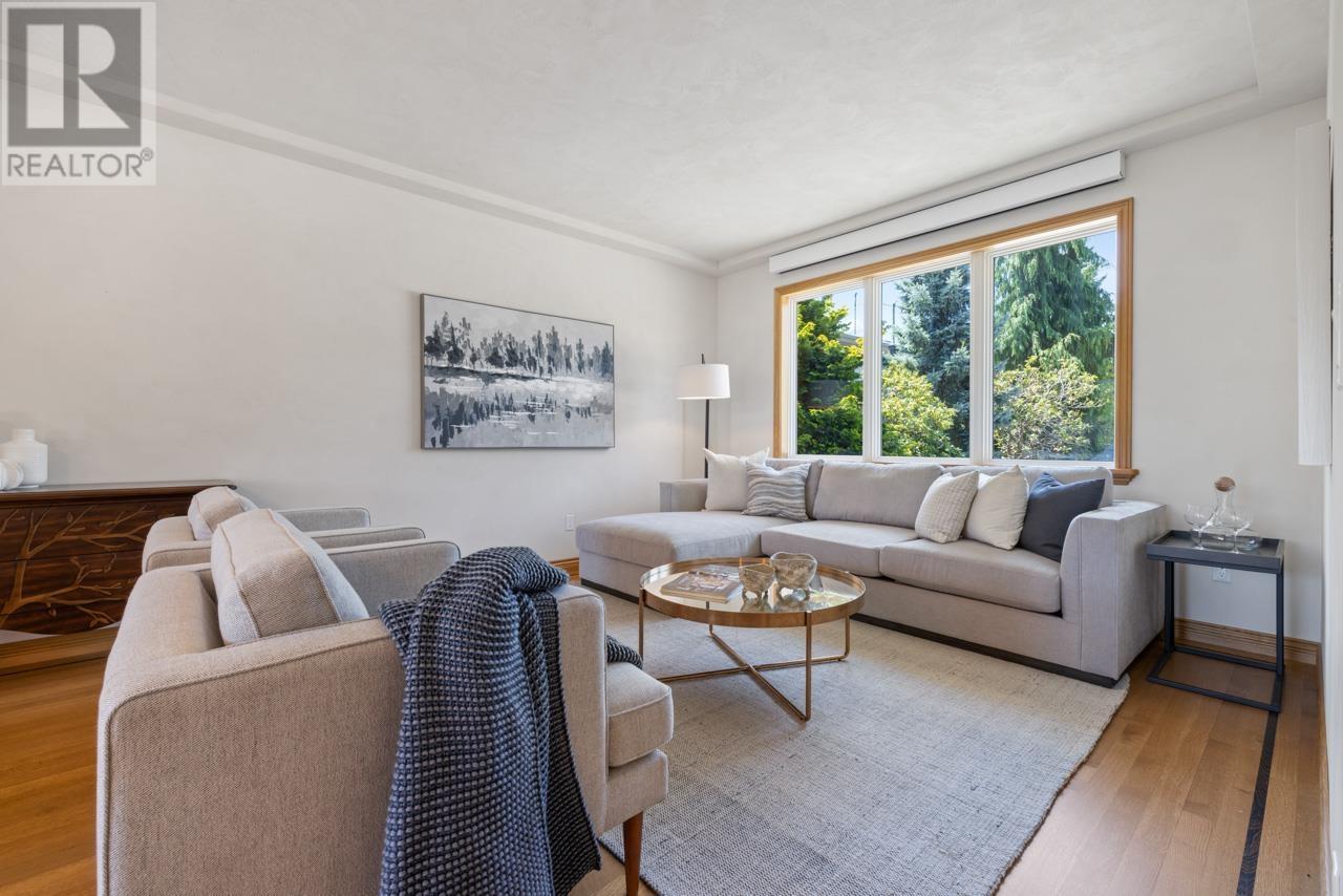 588 Lowry Lane, North Vancouver, British Columbia  V7G 1R3 - Photo 4 - R2972440