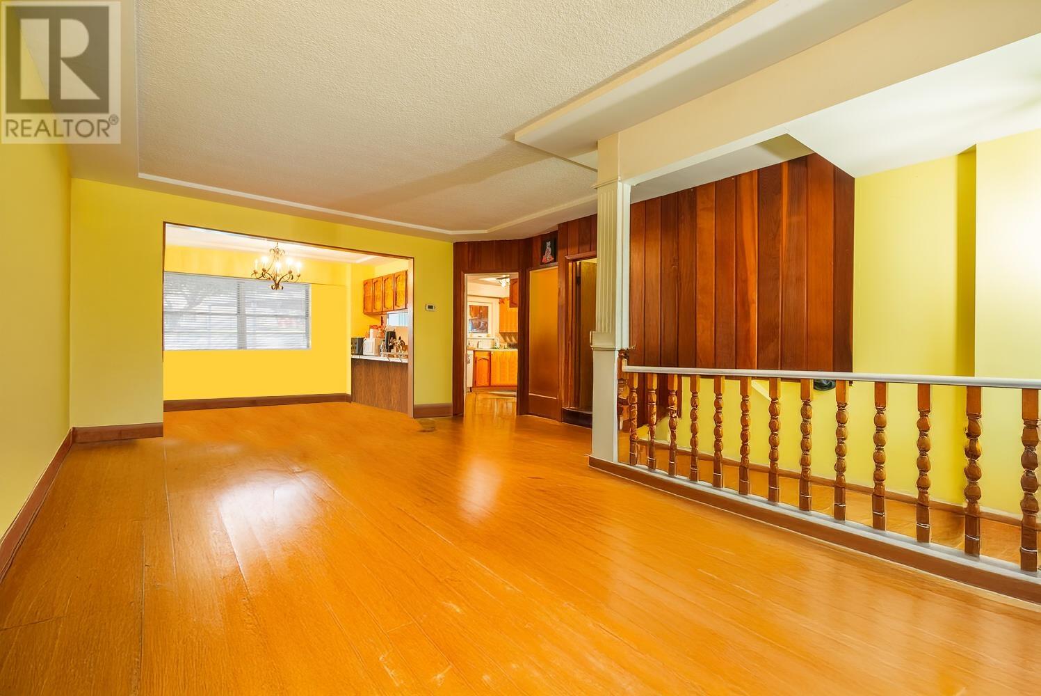 Property at 5186 ELGIN STREET image 4