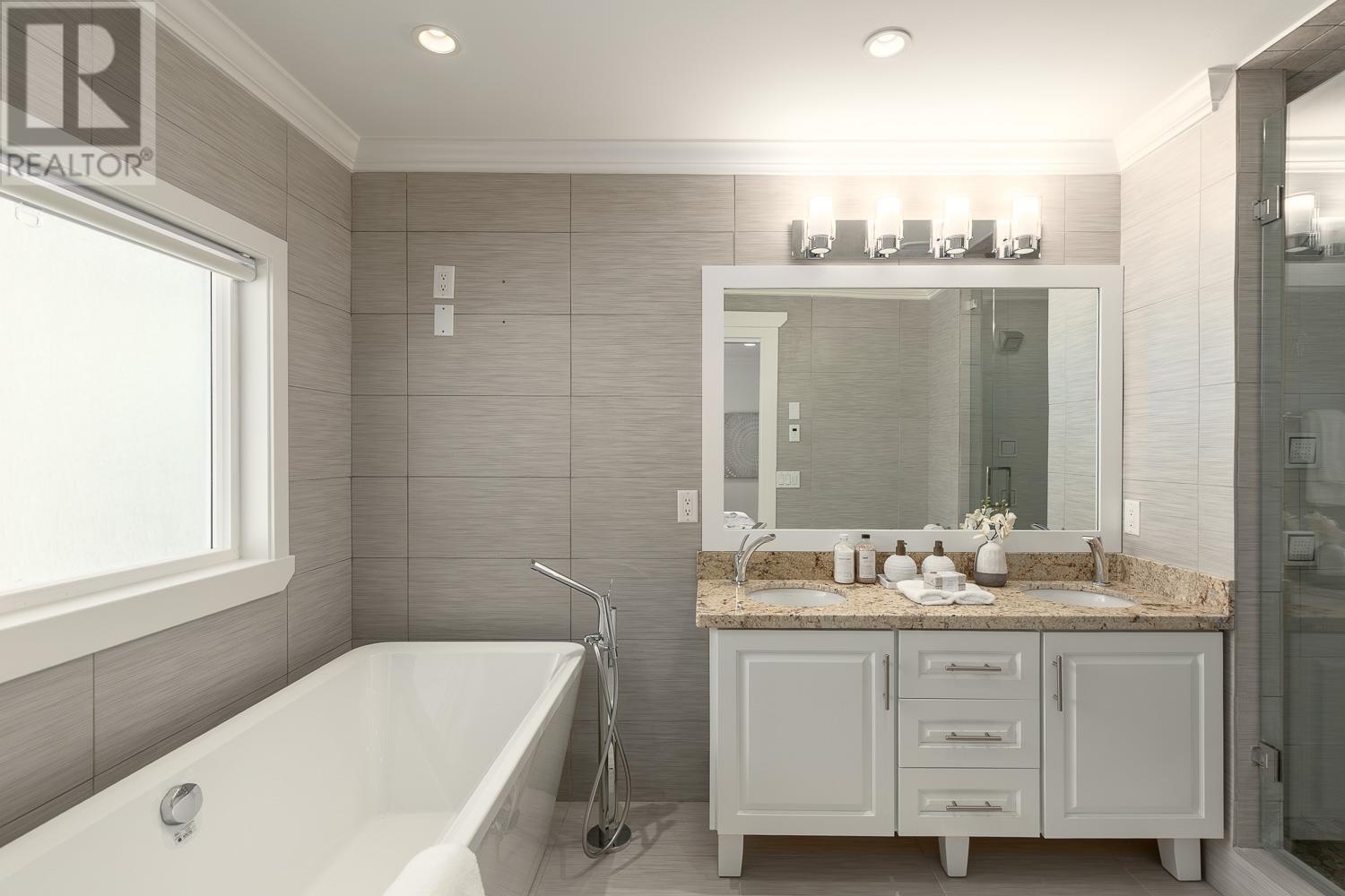 716 E 29th Street, North Vancouver, British Columbia  V7K 1B3 - Photo 19 - R2973023