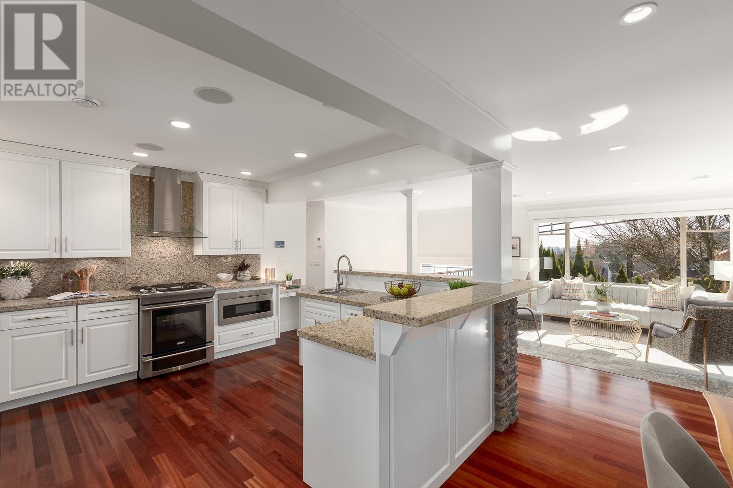716 E 29th Street, North Vancouver, British Columbia  V7K 1B3 - Photo 10 - R2973023