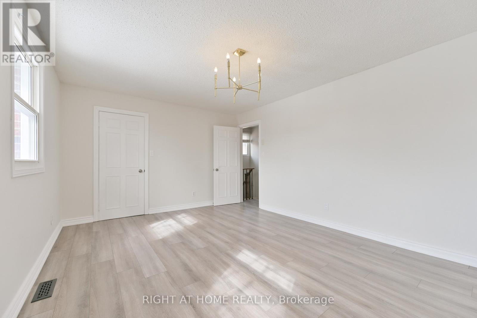 144 Don Head Village Boulevard, Richmond Hill, Ontario  L4C 7R1 - Photo 17 - N11999628