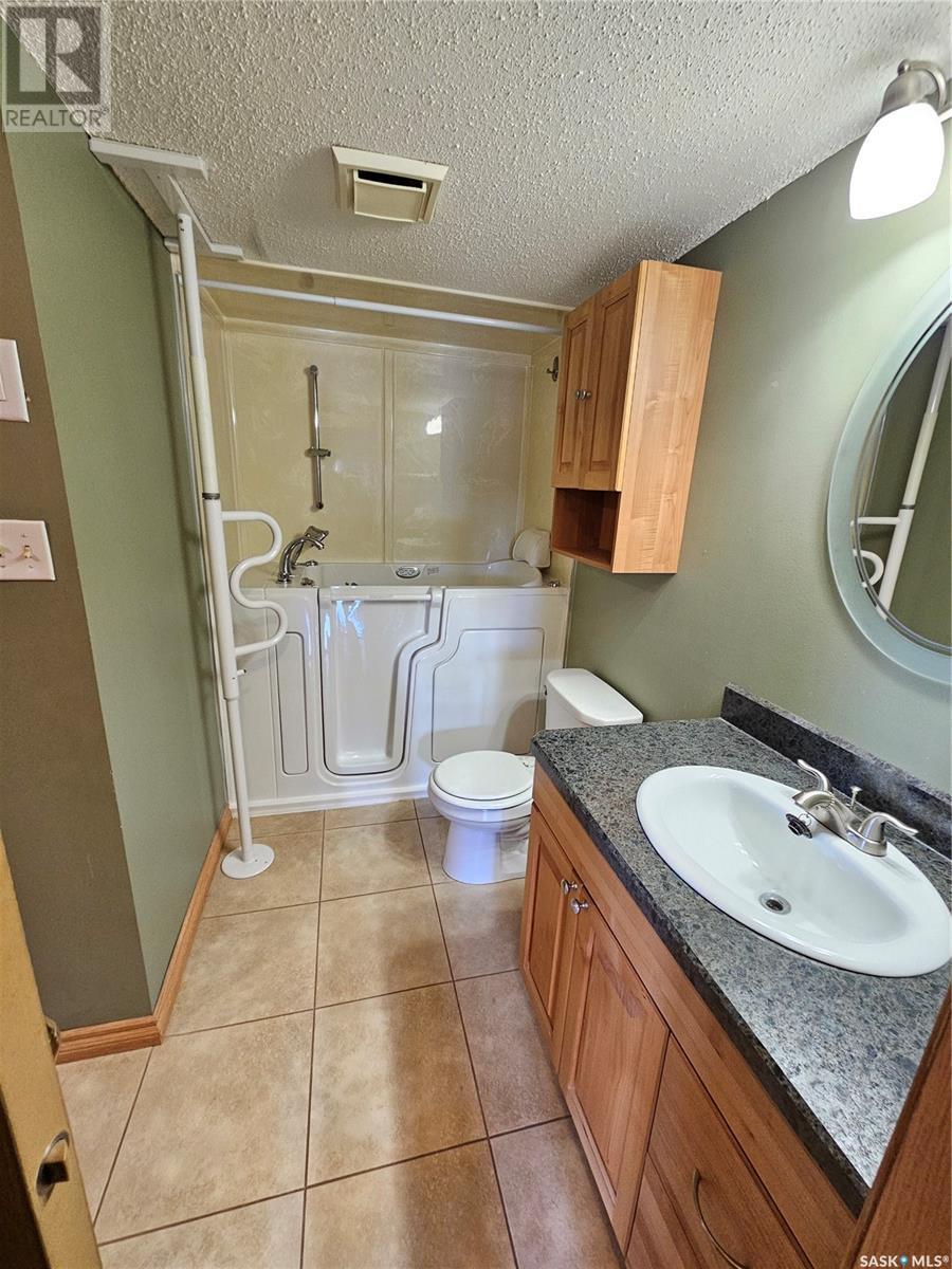 209 59 Wood Lily Drive, Moose Jaw, Saskatchewan  S6J 1H1 - Photo 14 - SK997054