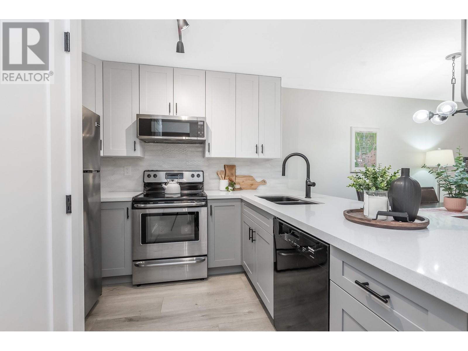 202 214 Eleventh Street, New Westminster, British Columbia  V3M 4C9 - Photo 7 - R2970609