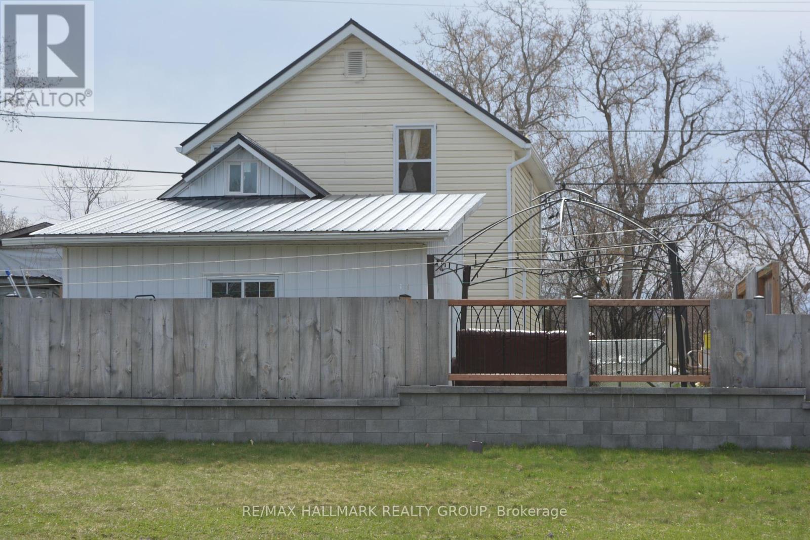 45 Carleton Street, Mississippi Mills, Ontario  K0A 1A0 - Photo 4 - X11999732