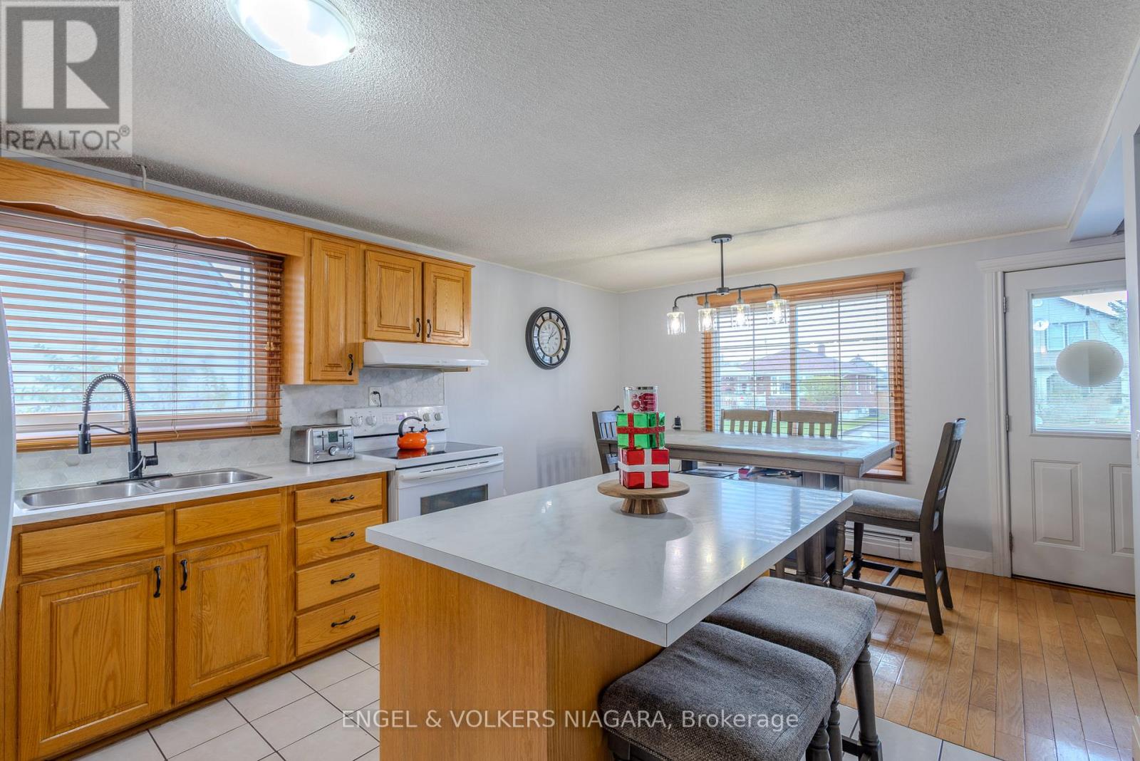 Property at 38 LYONS AVENUE image 5