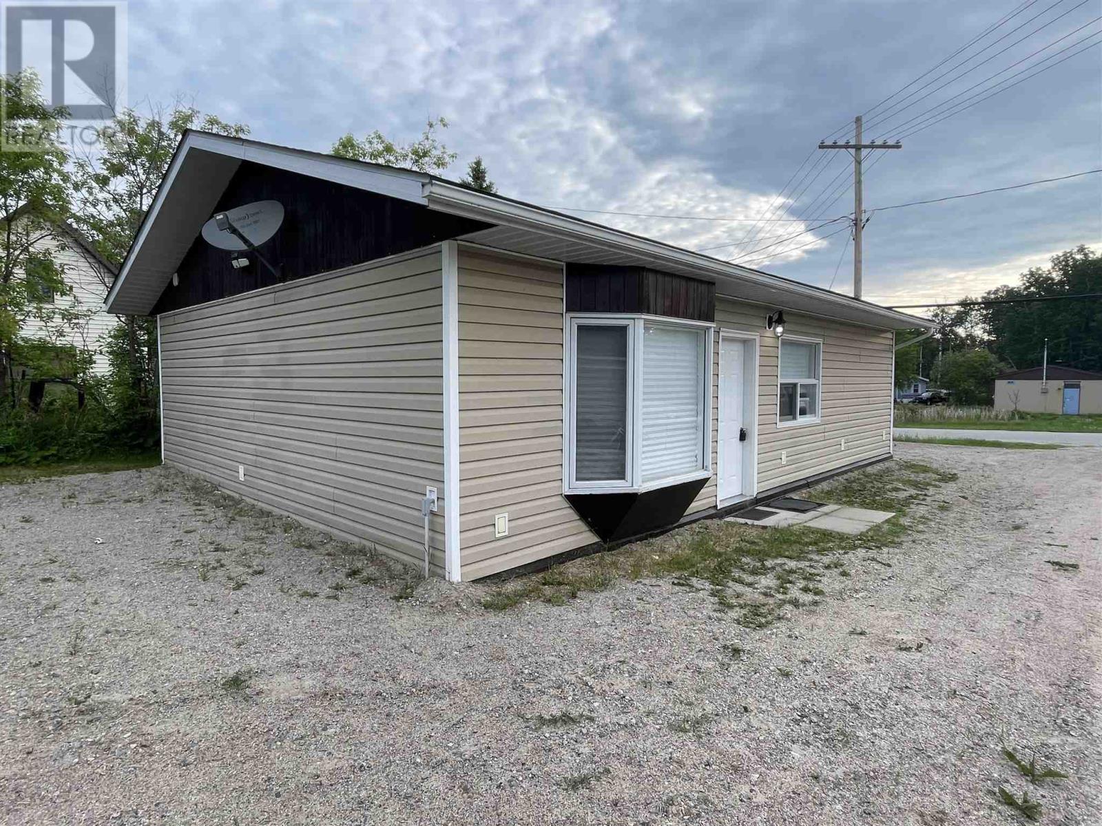 688 Hwy 594, Eagle River, Ontario  P0V 1S0 - Photo 2 - TB241782