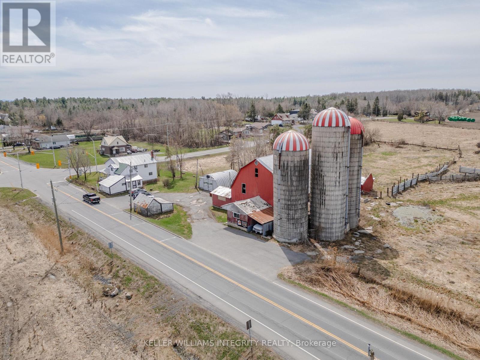 5756 County Road 42 Road, South Stormont, Ontario  K6H 7V3 - Photo 3 - X11999698