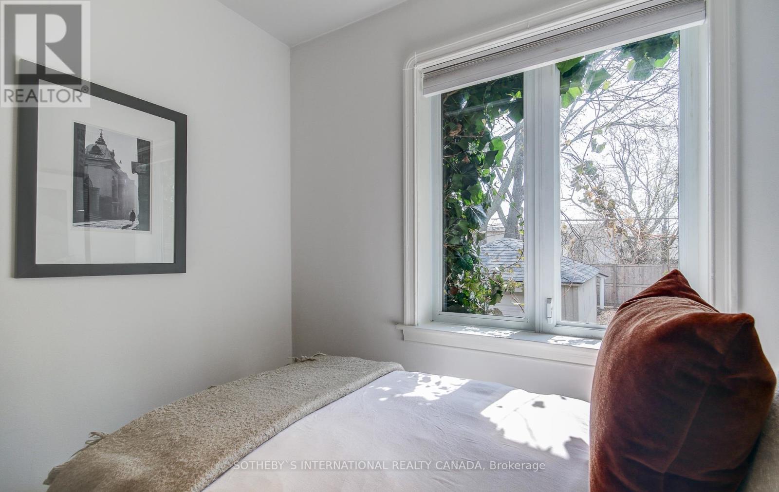 19 Southvale Drive, Toronto, Ontario  M4G 1G1 - Photo 21 - C11999729