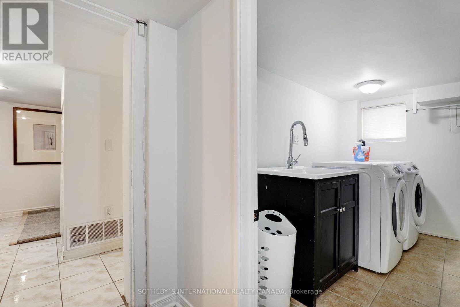 19 Southvale Drive, Toronto, Ontario  M4G 1G1 - Photo 27 - C11999729