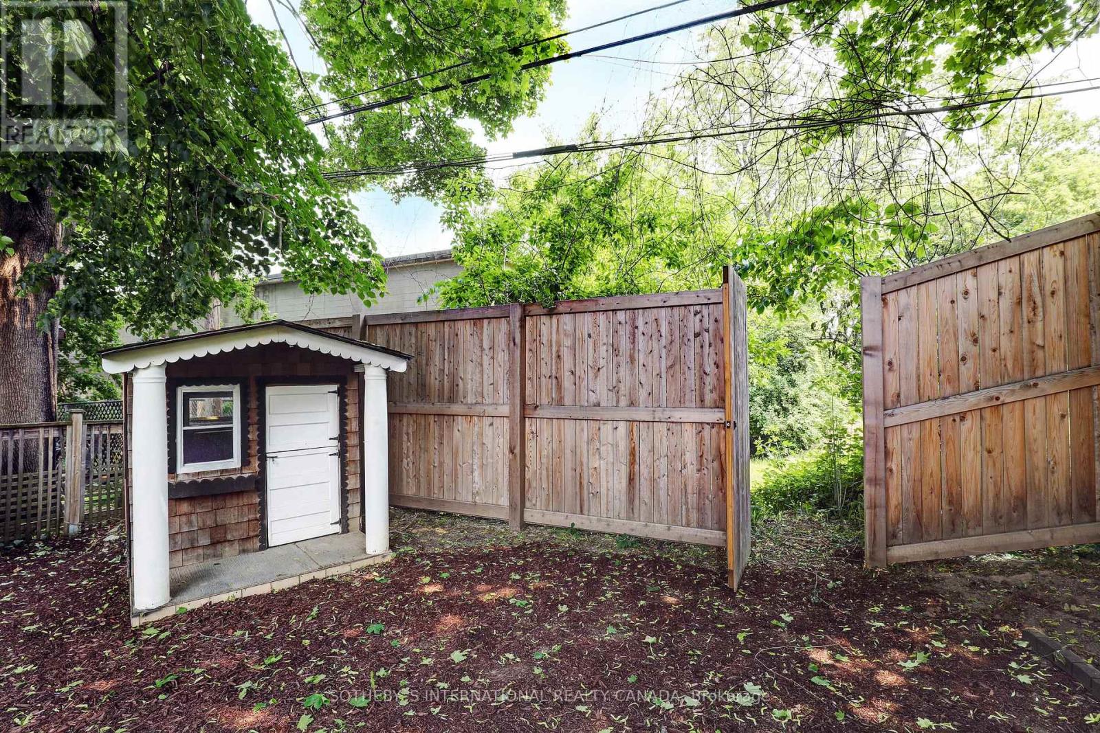 19 Southvale Drive, Toronto, Ontario  M4G 1G1 - Photo 28 - C11999729