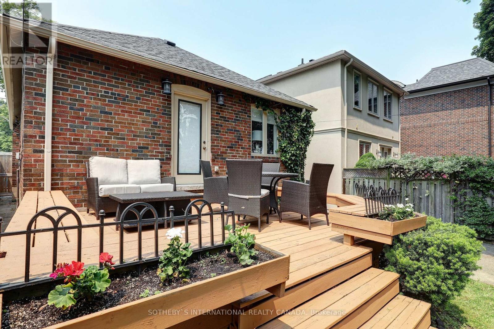 19 Southvale Drive, Toronto, Ontario  M4G 1G1 - Photo 29 - C11999729