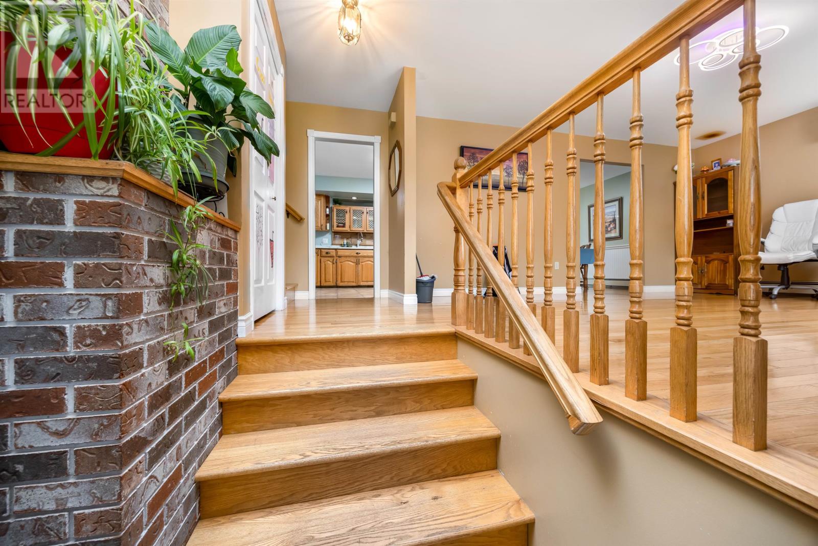 Property at 59 Warburton Drive image 2