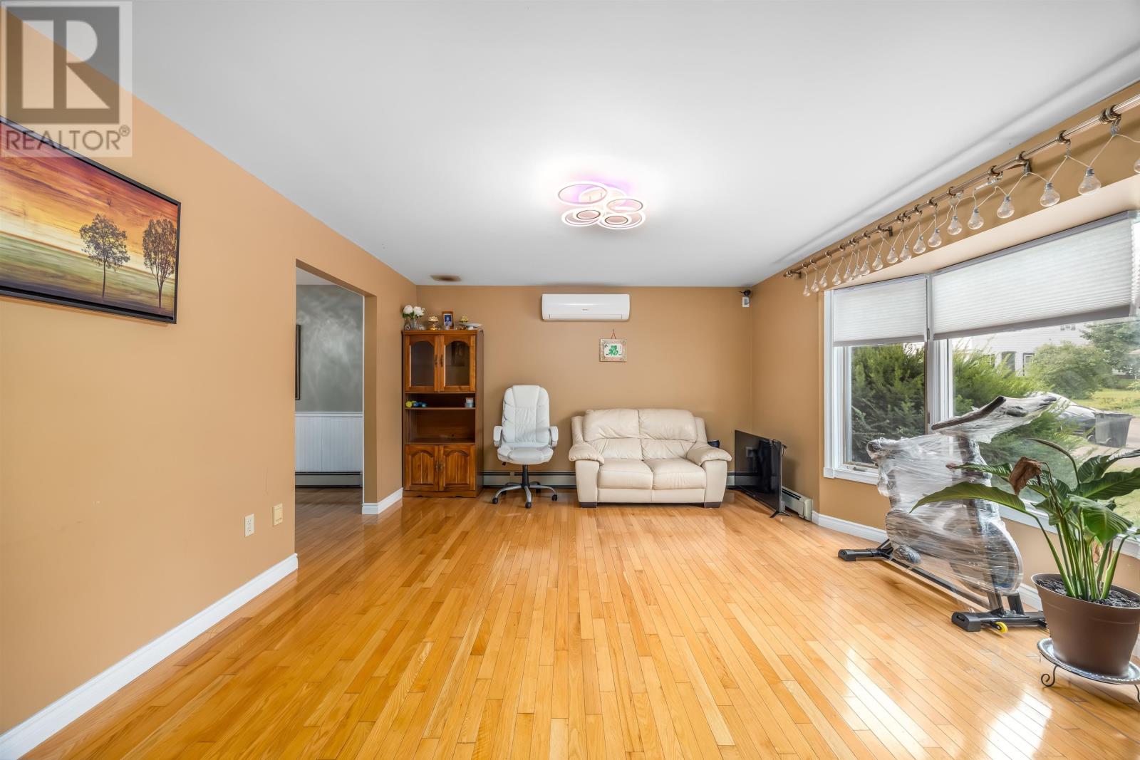Property at 59 Warburton Drive image 3
