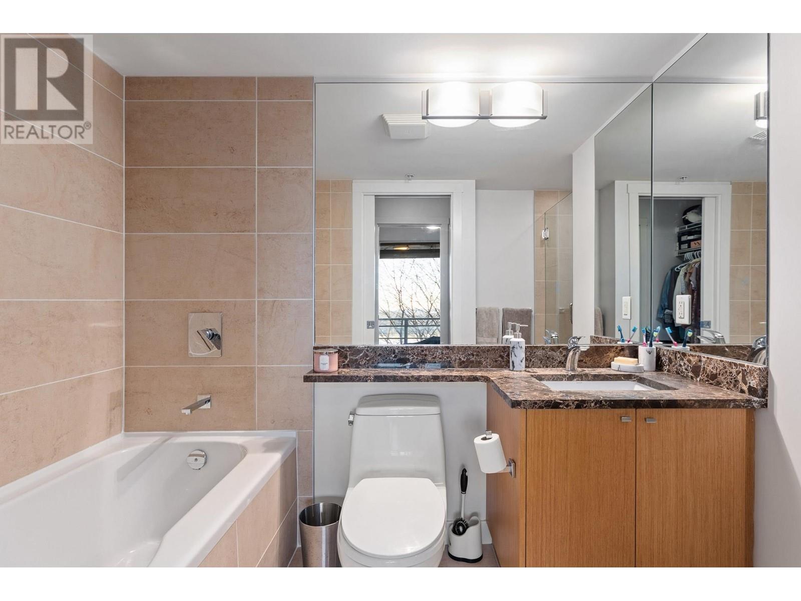 805 2978 Glen Drive, Coquitlam, British Columbia  V3B 0C3 - Photo 23 - R2966040