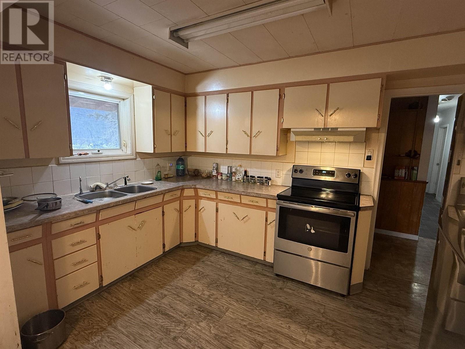 Property at 1175 N SECOND AVENUE image 3