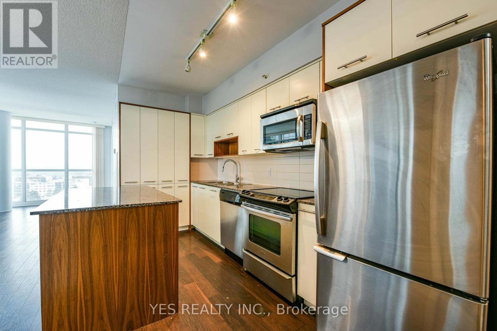 1204 - 1 Valhalla Inn Road, Toronto, Ontario  M9B 1S9 - Photo 12 - W11999792