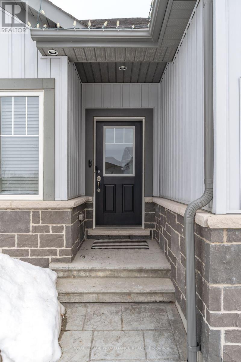 Property at 10 WALNUT CRESCENT image 3