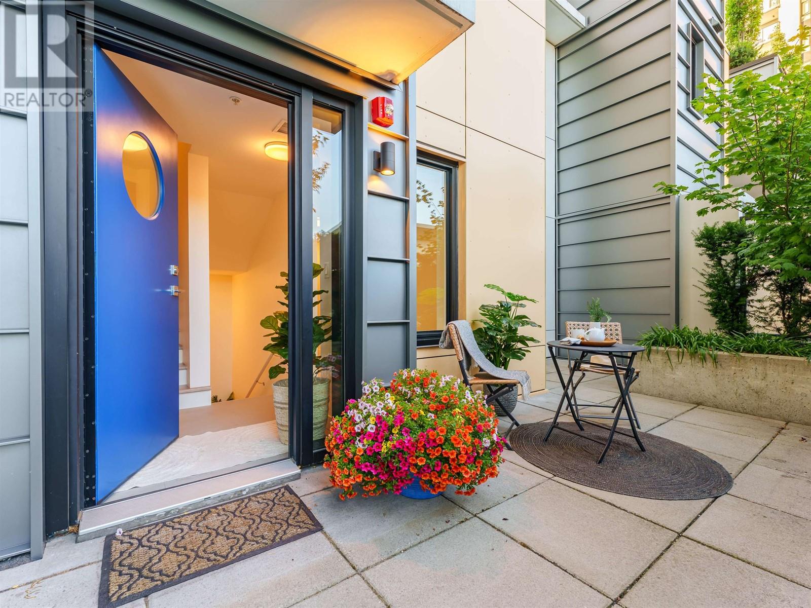 314 1471 Hunter Street, North Vancouver, British Columbia  V7J 1H3 - Photo 3 - R2973108