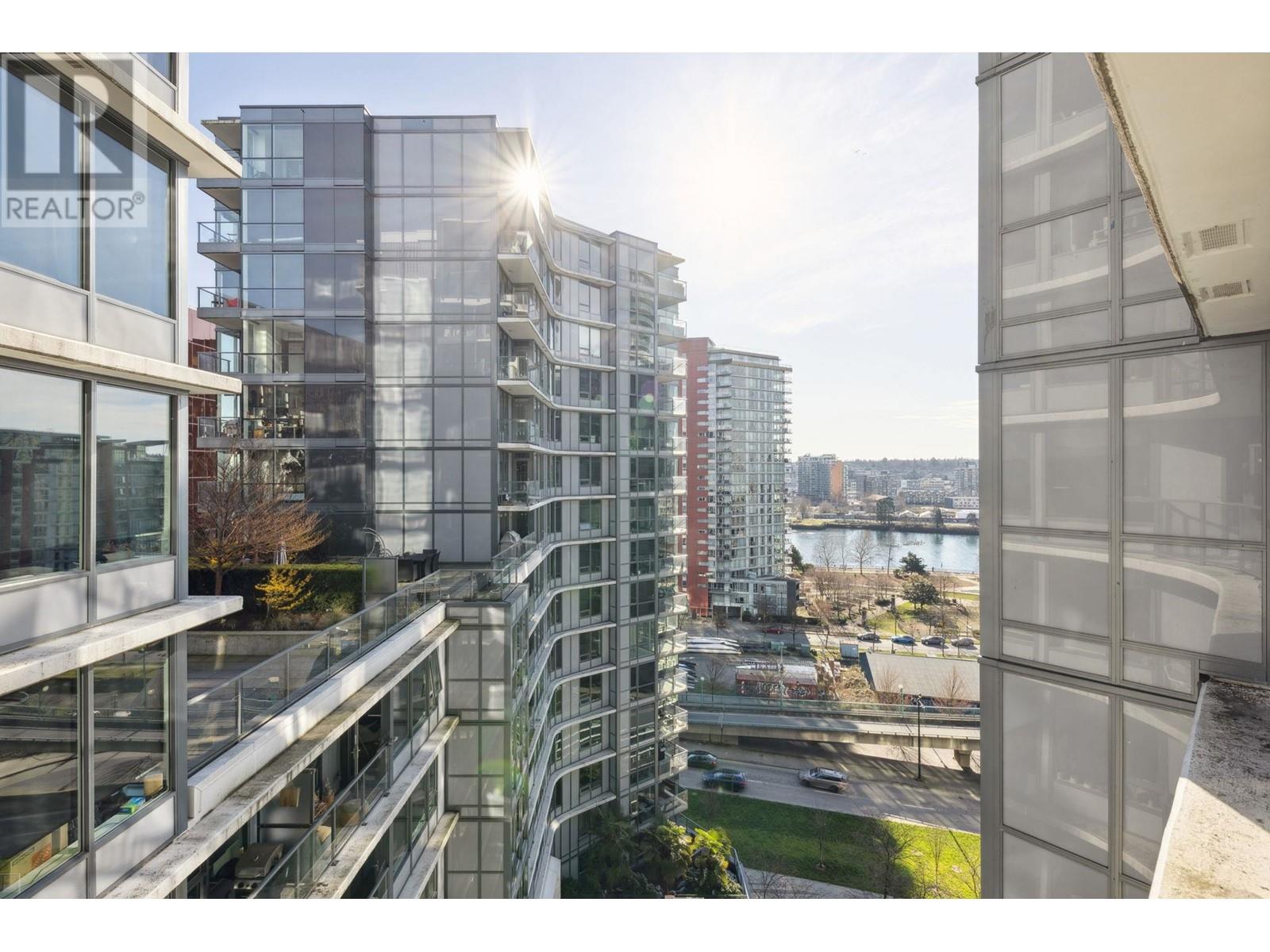 Listing Picture 23 of 40 : 1502 68 SMITHE STREET, Vancouver / 溫哥華 - 魯藝地產 Yvonne Lu Group - MLS Medallion Club Member