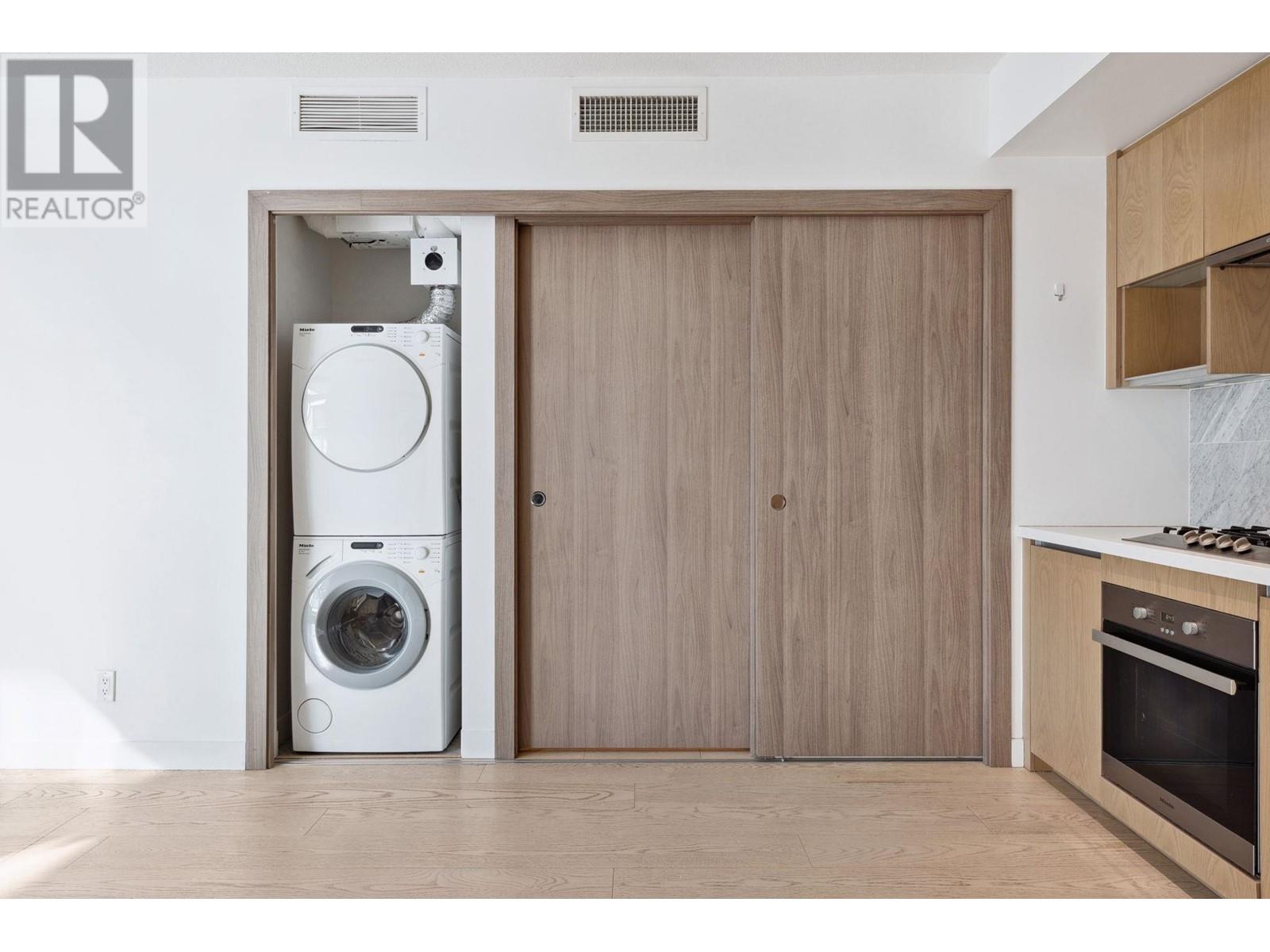 Listing Picture 8 of 40 : 1502 68 SMITHE STREET, Vancouver / 溫哥華 - 魯藝地產 Yvonne Lu Group - MLS Medallion Club Member